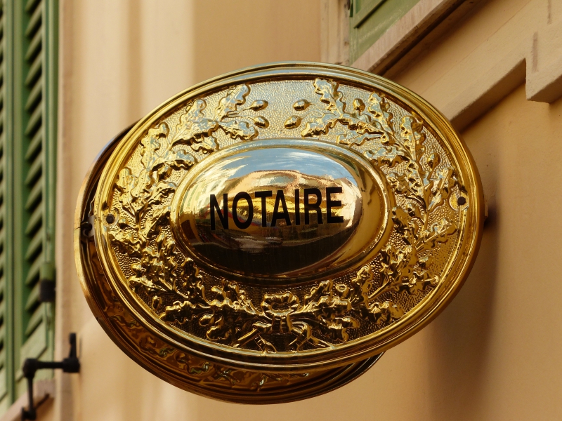 notaire-ST AUBAN-min_advertising-golden-metal-money-lighting-brass-1013060-pxhere.com